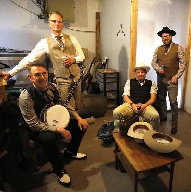 Lonesome Town Painters at Guilt & Co