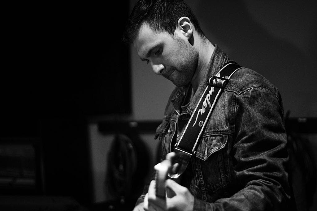 Early Show: Alex Flock (Solo) at Guilt & Co