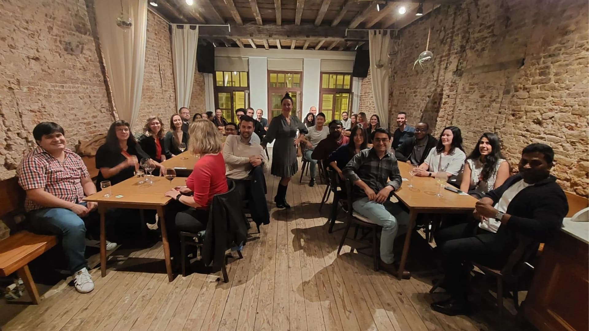 Fast Friending – New Connections! (21-40/Happy Hours/Bring A Lady Free) at Hudsons Canada's Pub