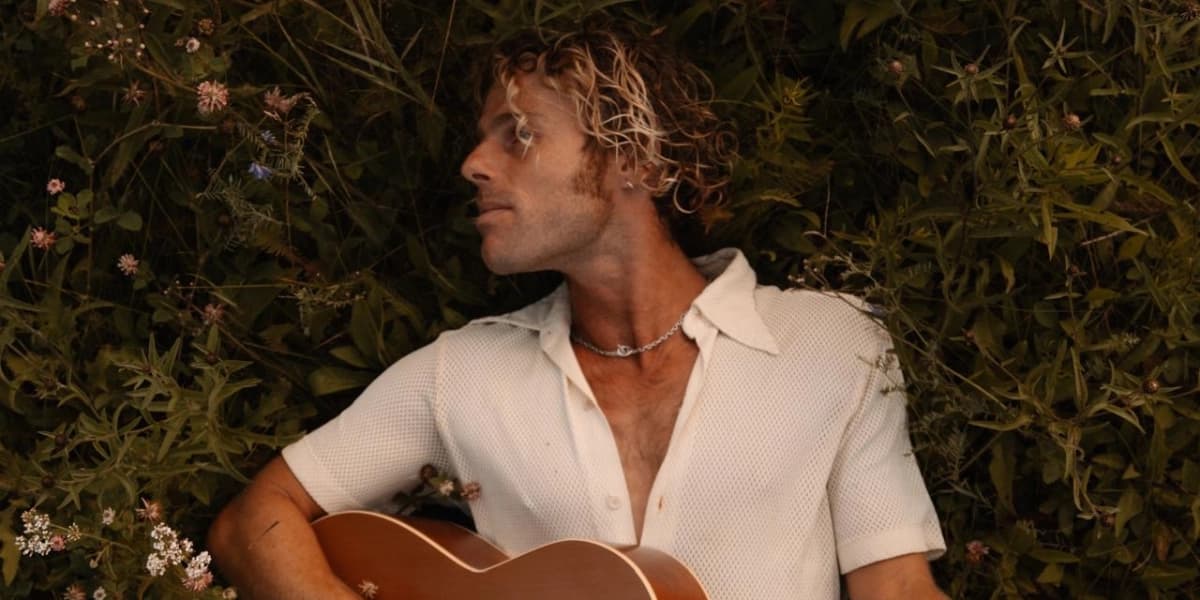 Kim Churchill And Mia Kelly At The Owl at Owl Acoustic Lounge
606 3 Ave S