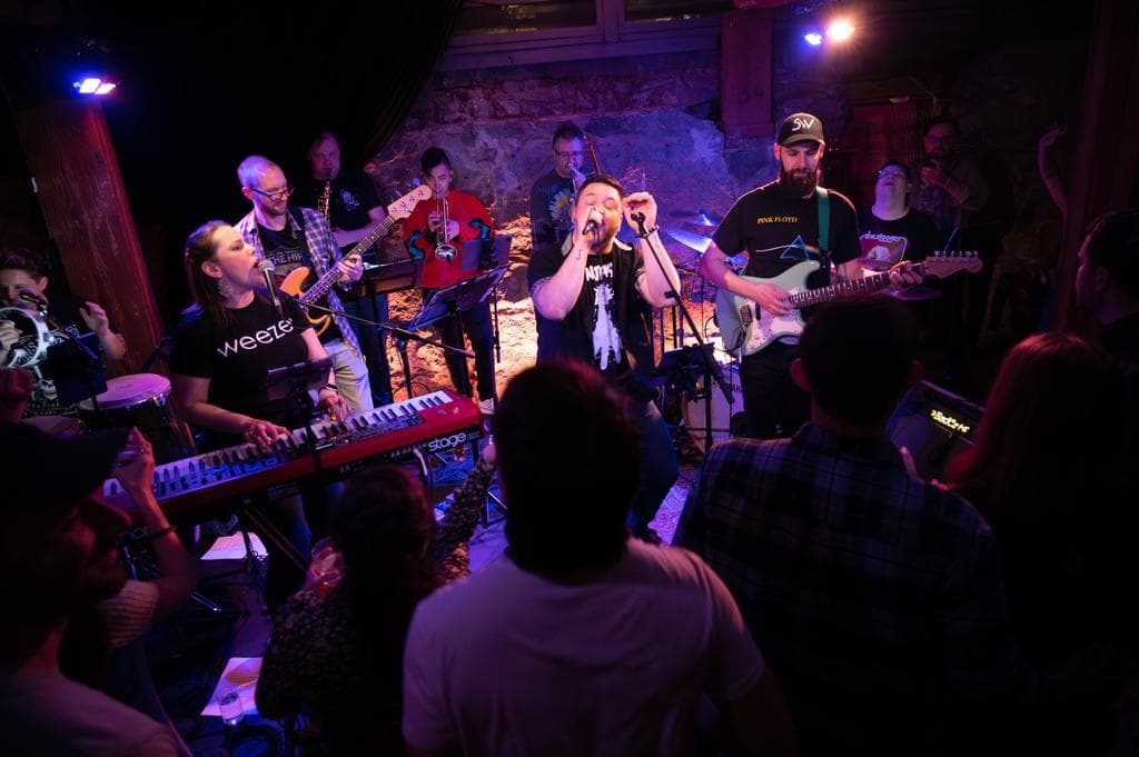 Deep Cutzzz at Guilt & Co