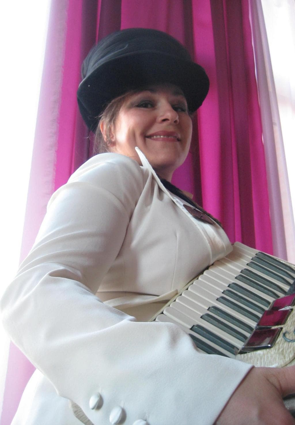 Early Show: Ana Bon-Bon at Guilt & Co
